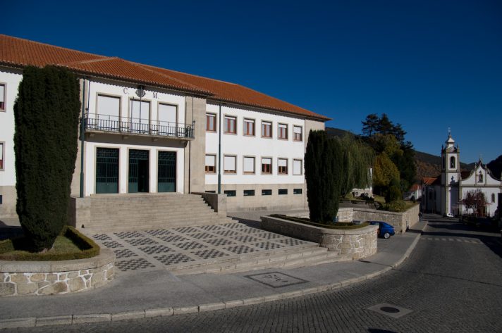 Jornal do Fundão - Manteigas reabre Balcão Único, Tesouraria, Biblioteca e Arquivo Municipal
