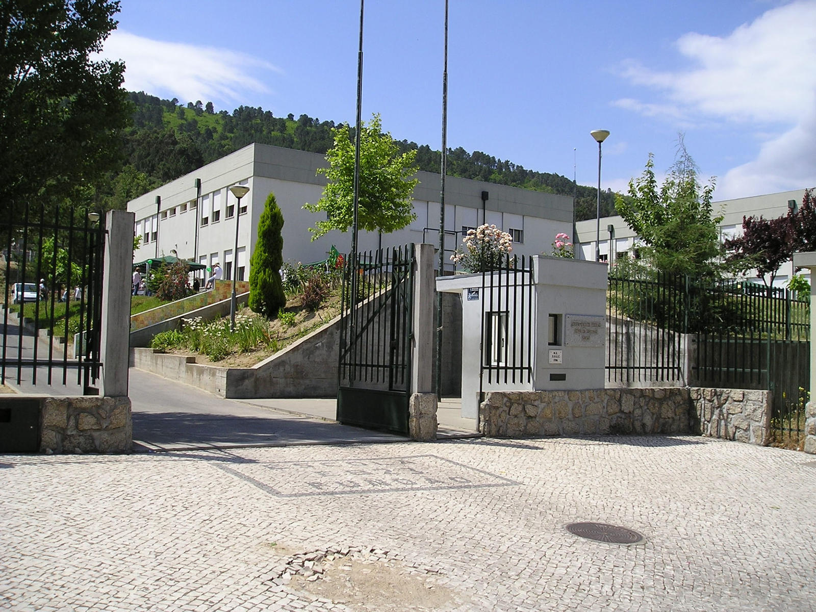 Jornal do Fundão - Escola Serra da Gardunha no Fundão precisa de obras